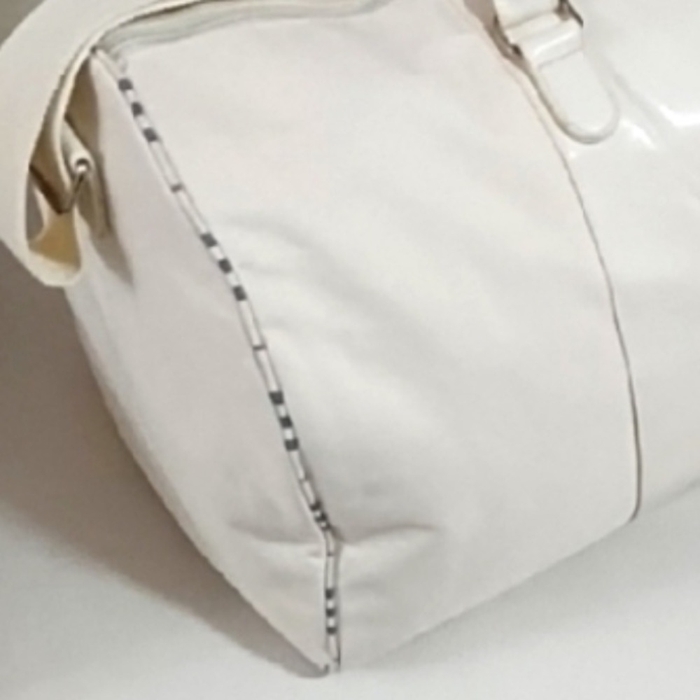 Authentic Burberry large Weekender/Duffle bag - Picture 2 of 4